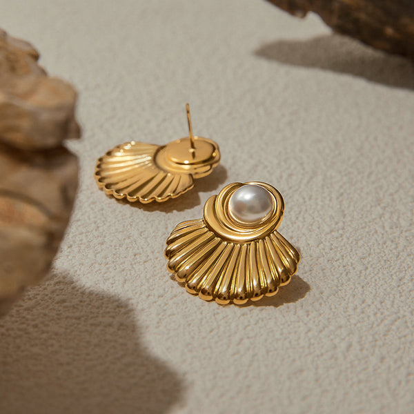 Pearl Shell Stud Earring