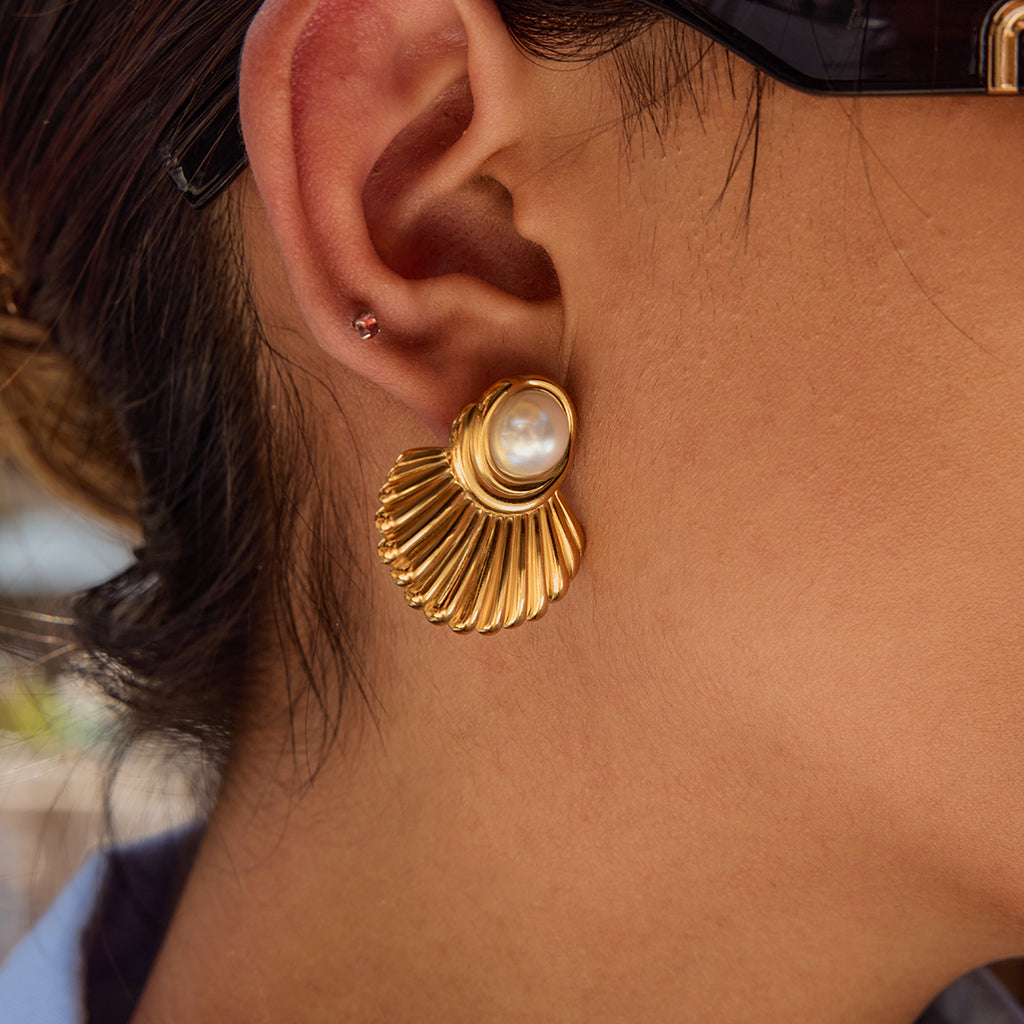 Pearl Shell Stud Earring
