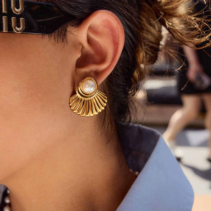 Pearl Shell Stud Earring