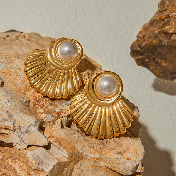 Pearl Shell Stud Earring