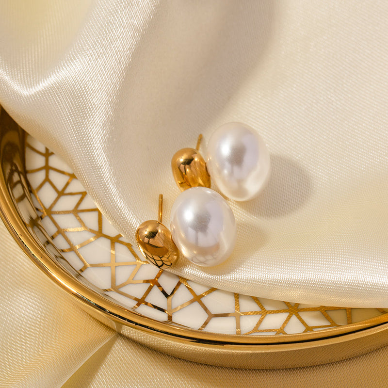 Pearl Ball Classic Stub Earring