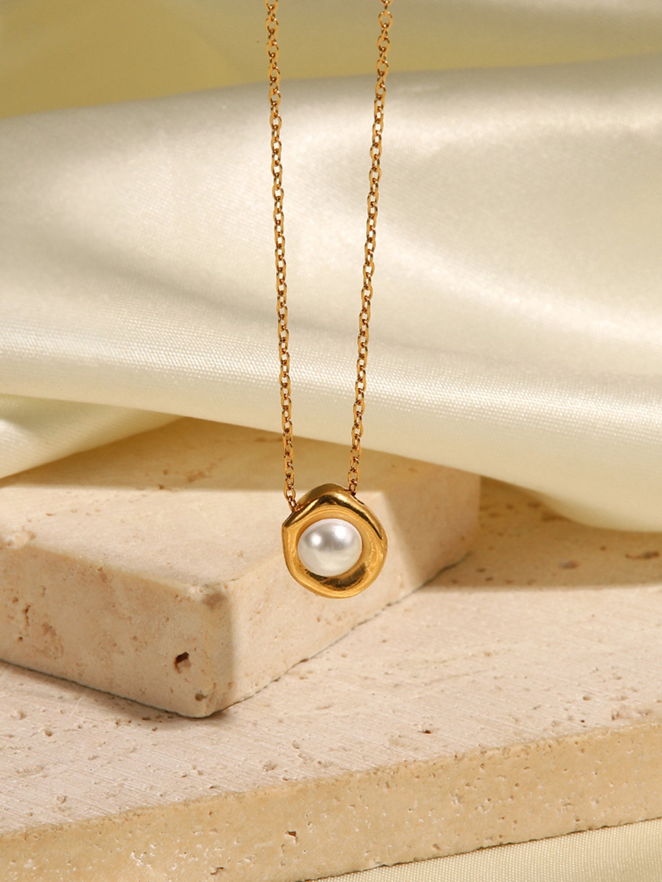 Pearl Pendant Necklace