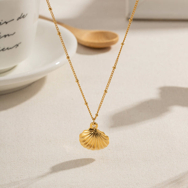Shell Pendant Necklace