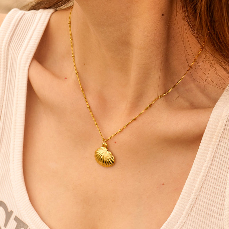 Shell Pendant Necklace