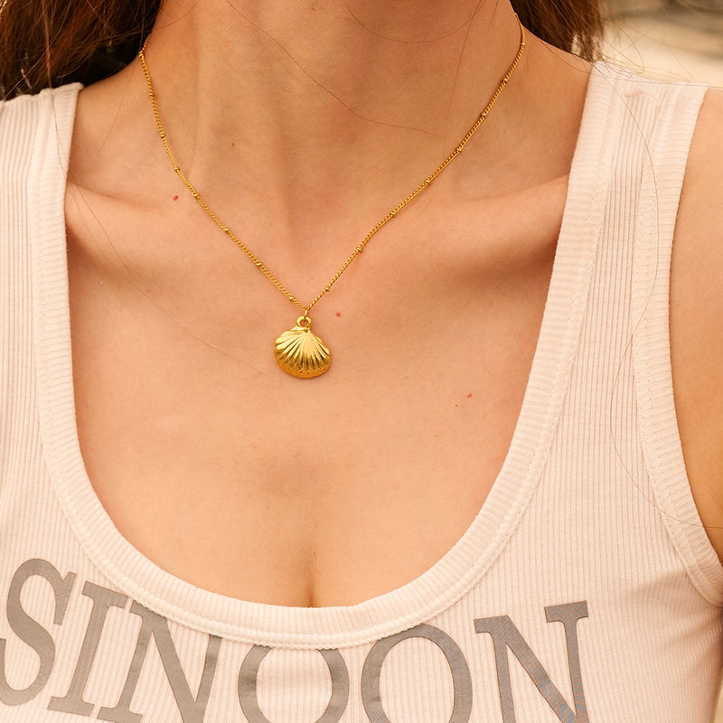 Shell Pendant Necklace