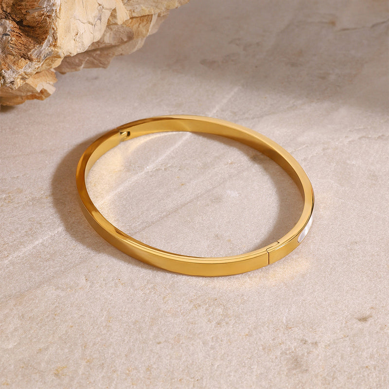 Eterna Buckle Bracelet